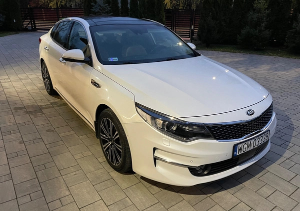 Kia Optima cena 61500 przebieg: 207000, rok produkcji 2015 z Wyszogród małe 379